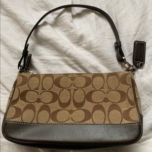 Small coach purse with wristlet